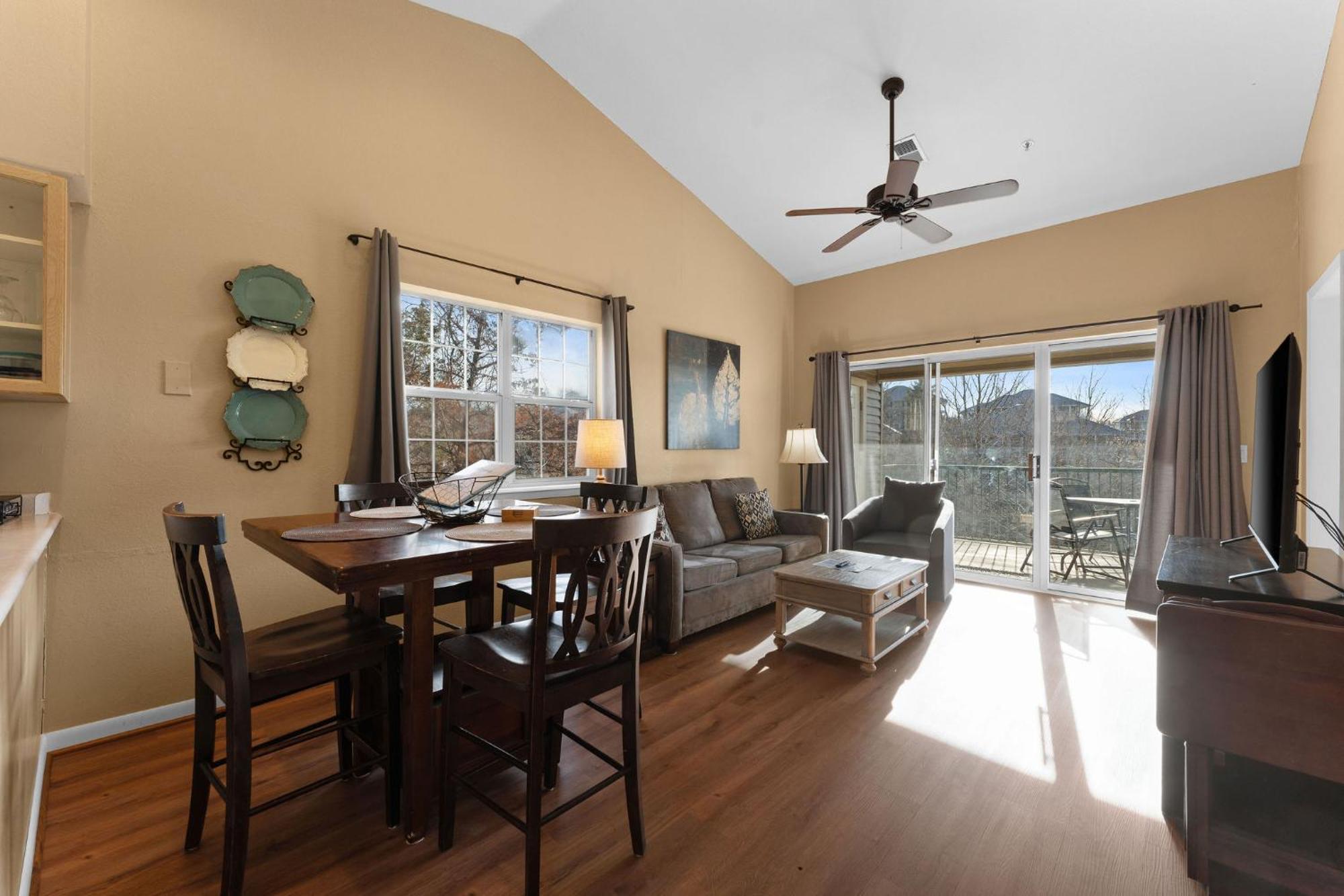 Cozy Top Floor 2Br Condo With View And Amenities!! Point Lookout 外观 照片