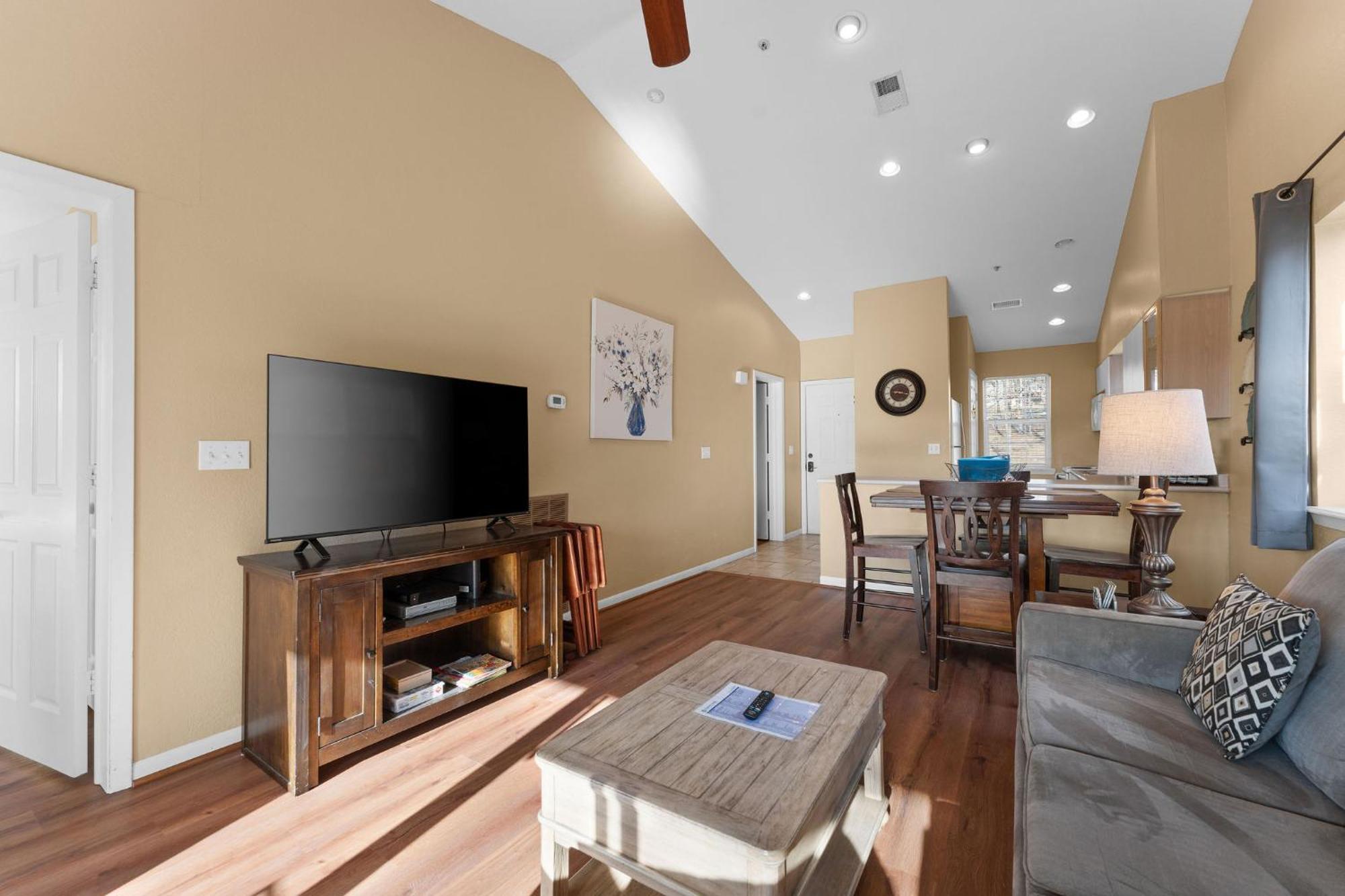 Cozy Top Floor 2Br Condo With View And Amenities!! Point Lookout 外观 照片