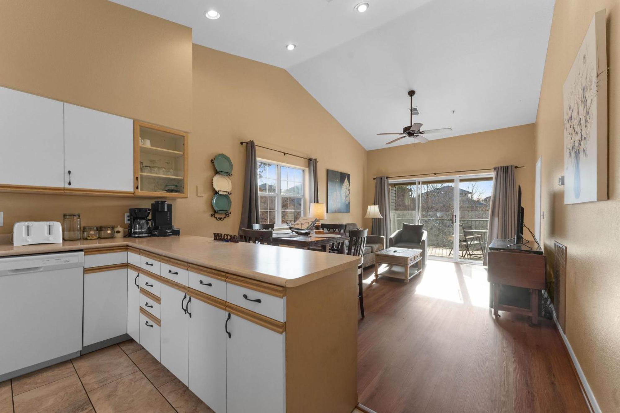 Cozy Top Floor 2Br Condo With View And Amenities!! Point Lookout 外观 照片